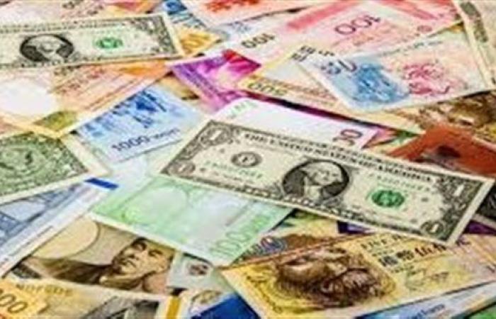 سعر صرف العملات العربية والأجنبية صباح اليوم الأحد