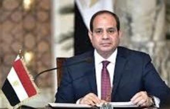 الرئيس السيسي يتفقد صالة العرض الذكية بمعرض مصر الدولى الأول للطيران والفضاء