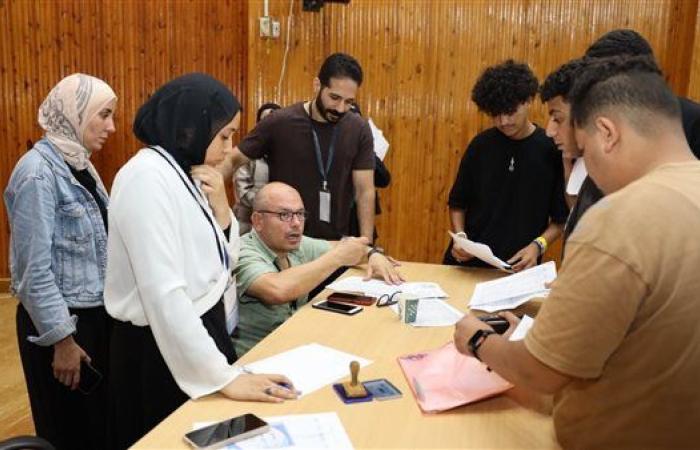 144 طالبا يسجلون رغباتهم في اليوم الأول لتنسيق الدبلومات الفنية بجامعة قناة السويس