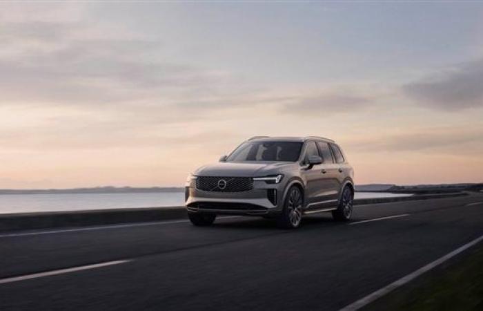 فولفو تطلق أيقونتها XC90 الجديدة