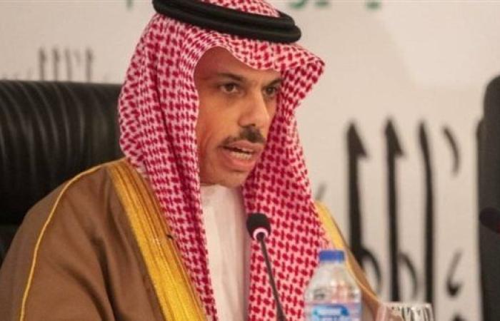 وزير الخارجية السعودي يبحث مع نظيريه التونسي والموريتاني العلاقات الثنائية