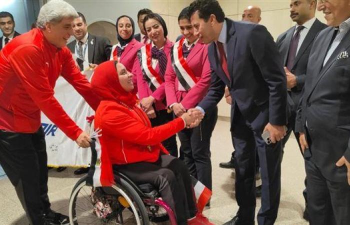 وزير الشباب والرياضة يستقبل البعثة المصرية بعد إنجازات بارالمبياد باريس 2024