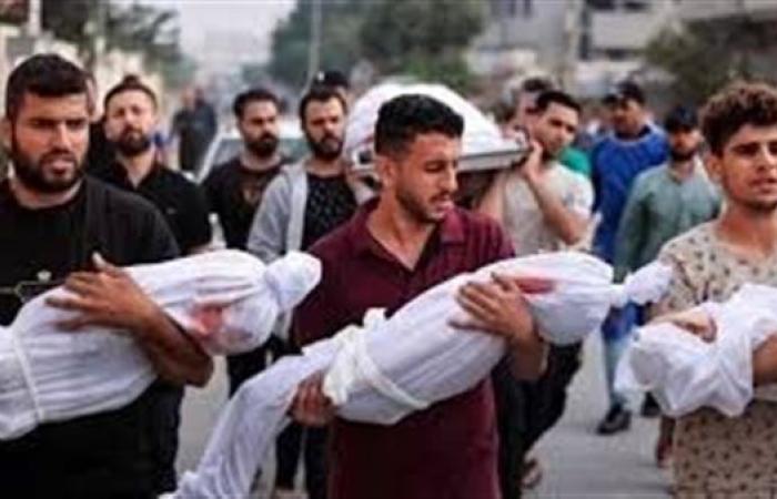 استشهاد 26 فلسطينيًا وإصابة آخرين جراء قصف الاحتلال لمناطق في غزة