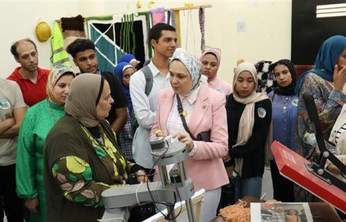 جامعة برج العرب التكنولوجية تحتفل بأوائل التعليم الفني.. صور