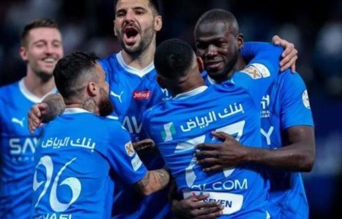 الهلال يهزم الرياض بثلاثية ويحافظ على صدارة الدوري السعودي