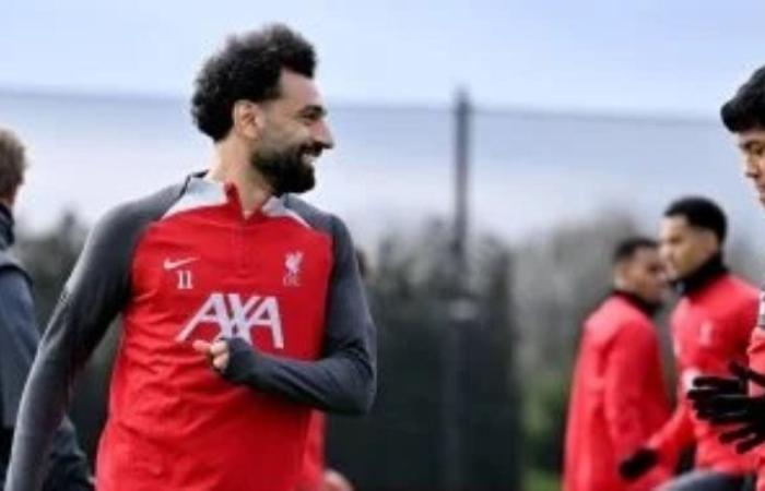 محمد صلاح يقود هجوم ليفربول ومفاجآت فى تشكيل الريدز أمام ميلان