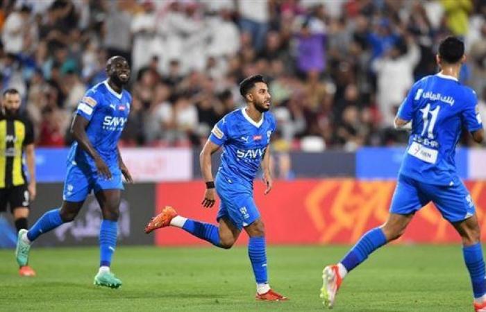 الهلال يسطع بالثلاثة في سماء الكلاسيكو السعودي بفوزه على العميد