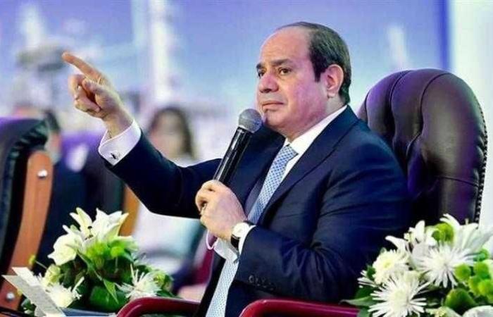 الرئيس السيسي يجتمع مع رئيس الوزراء ووزيرا الكهرباء والمالية