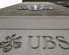 بنك UBS يخفض أهداف الدولار الأمريكي