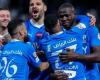 الهلال يهزم الرياض بثلاثية ويحافظ على صدارة الدوري السعودي